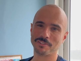 Humorista Ed Gama relata celular levado em assalto no Rio: rasparam minha conta
