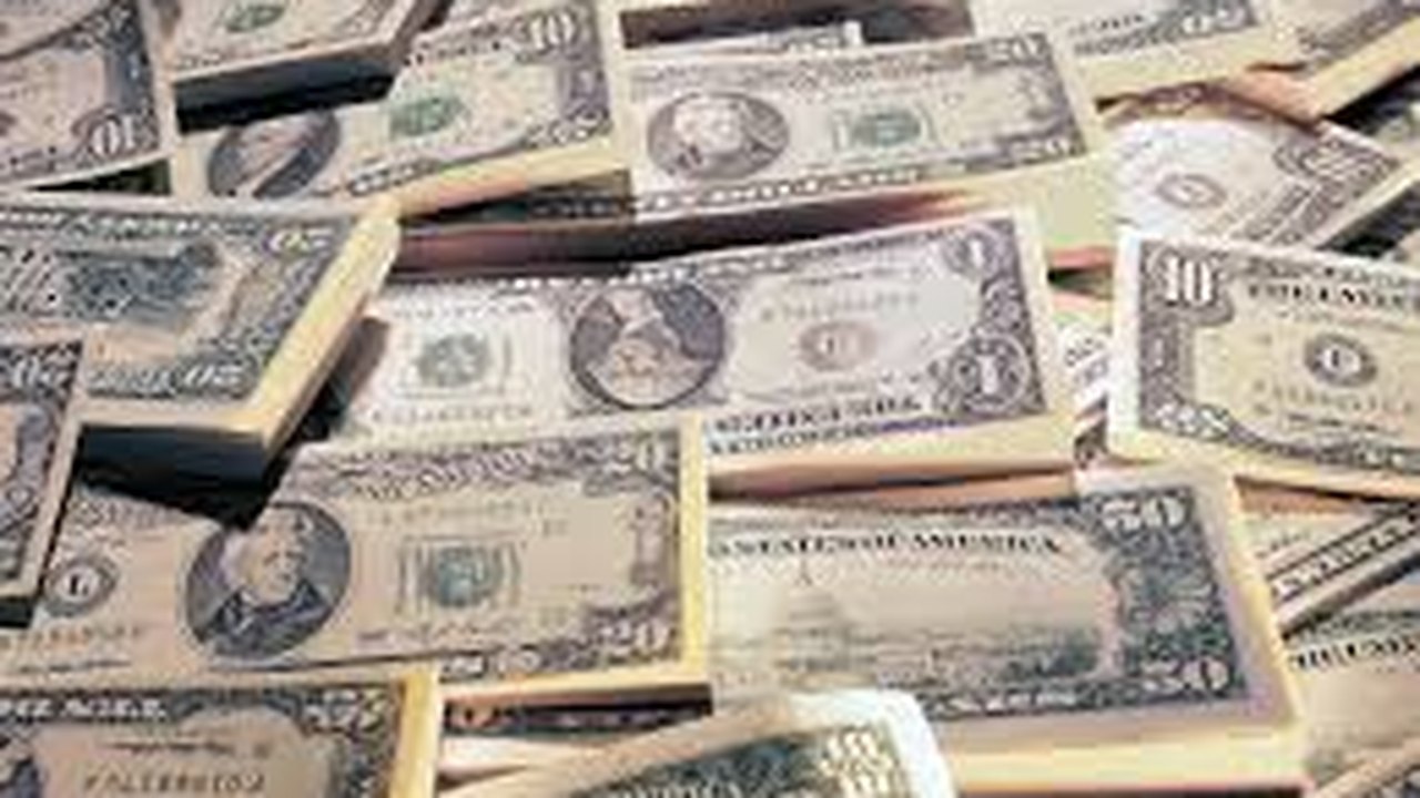 Dólar alto e tarifas públicas retardarão queda da inflação em 2015