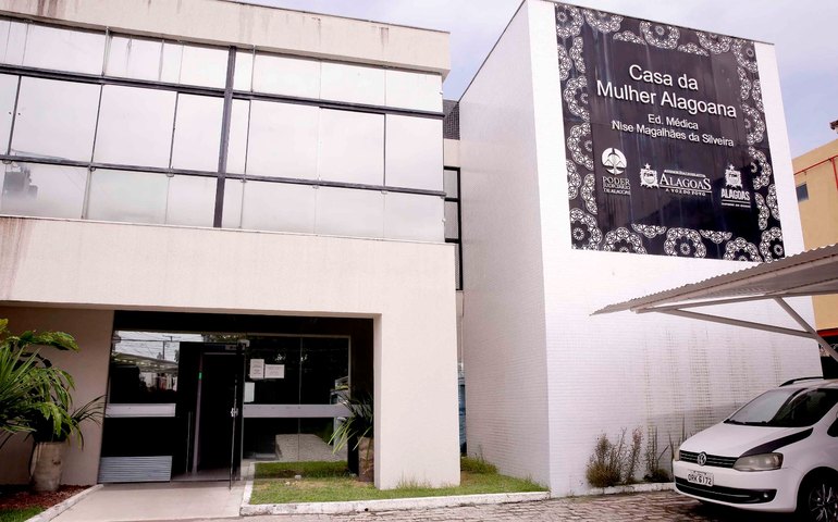 Casa da Mulher Alagoana promoverá oficina de produção de currículos para vítimas de violência doméstica