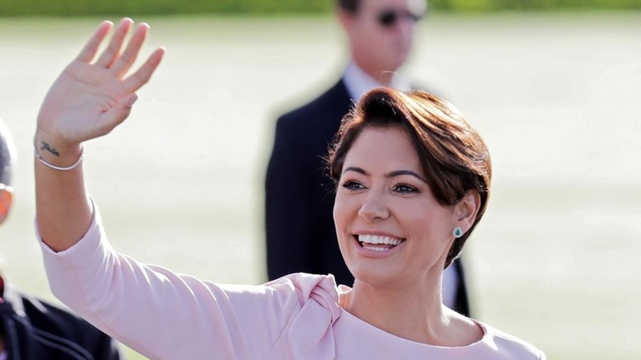 Michelle ganha PL Mulher, salário de R$ 33,7 mil e viagens pelo Brasil