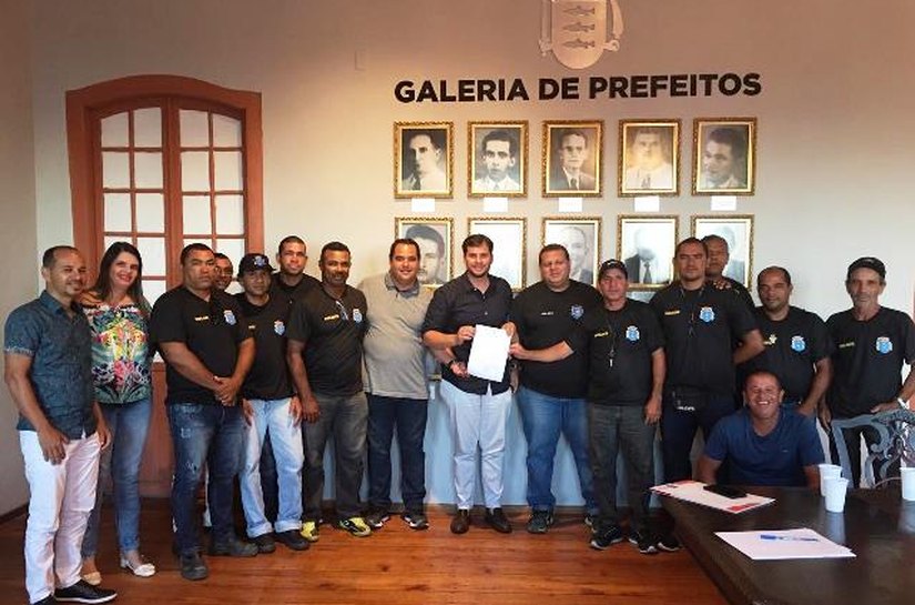 Prefeito Cacau envia projetos a Câmara de Vereadores que valoriza Vigilantes da Educação e Agentes de Saúde