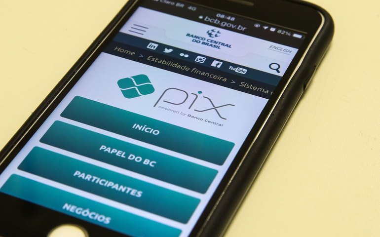 Onda de notícias falsas faz governo recuar e norma da Receita sobre movimentações via Pix é revogada