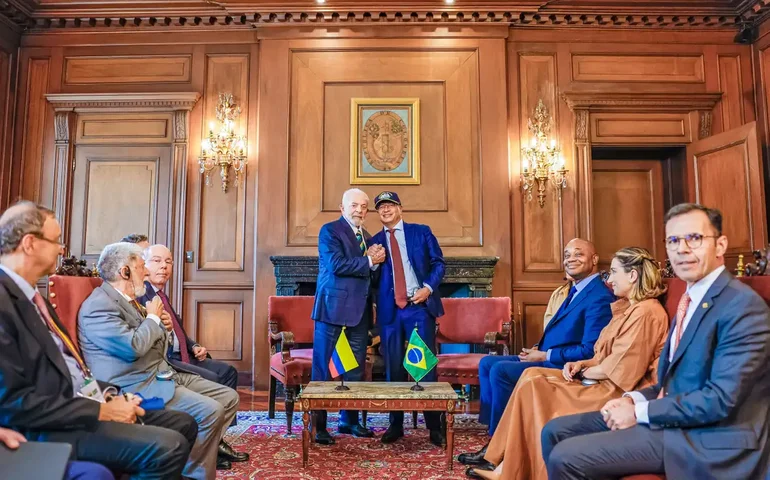 Colômbia propõe garantia de vida a quem perder eleição na Venezuela