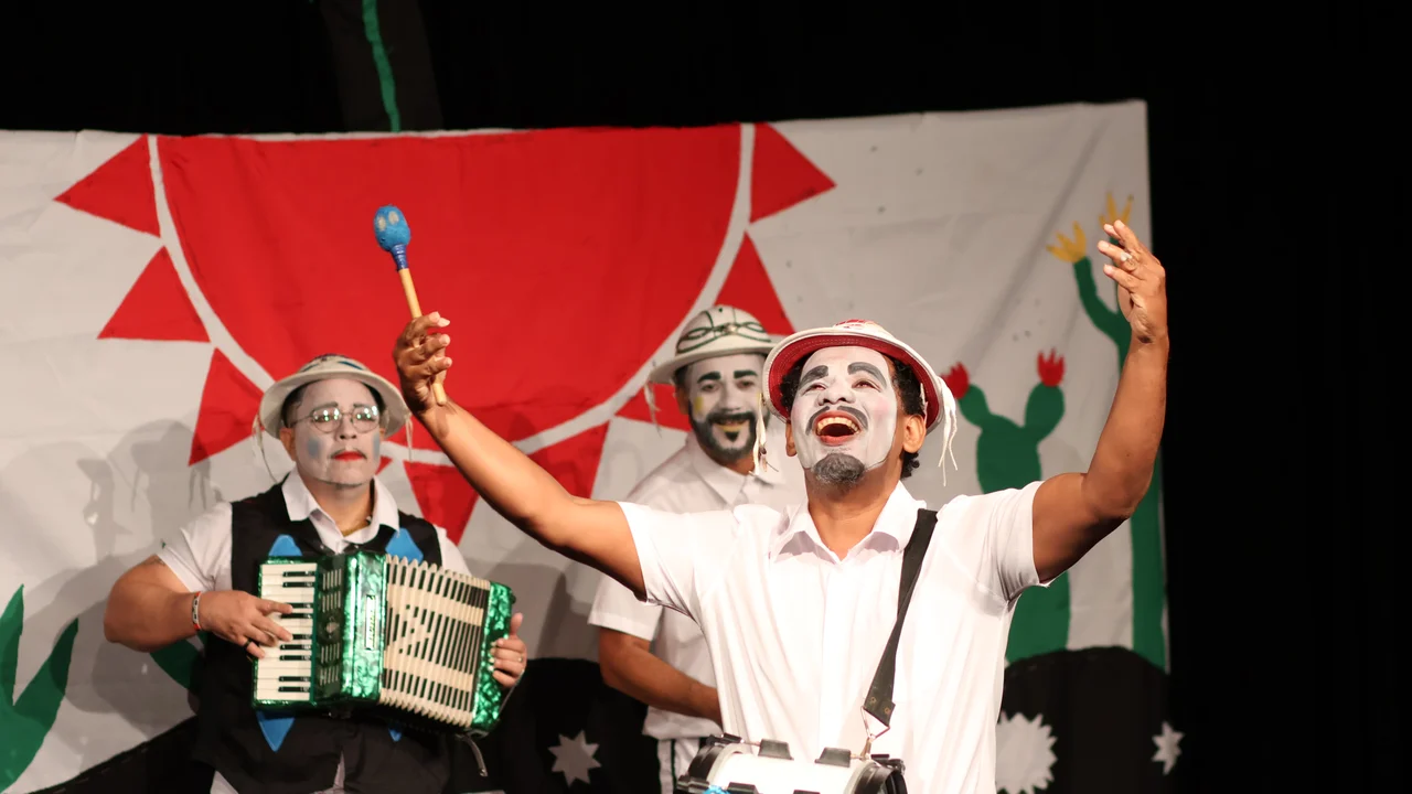 Sesc em Cena apresenta “Pavão Misterioso”, espetáculo da Cia LaCasa