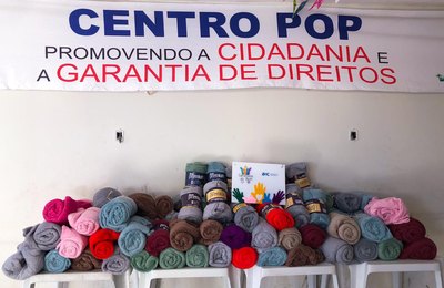 Arapiraca recebe 90 cobertores da AeC que serão doados a cidades atingidas pelas chuvas