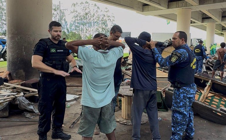 Segurança Cidadã remove estruturas irregulares ligadas ao crime no viaduto da antiga PRF