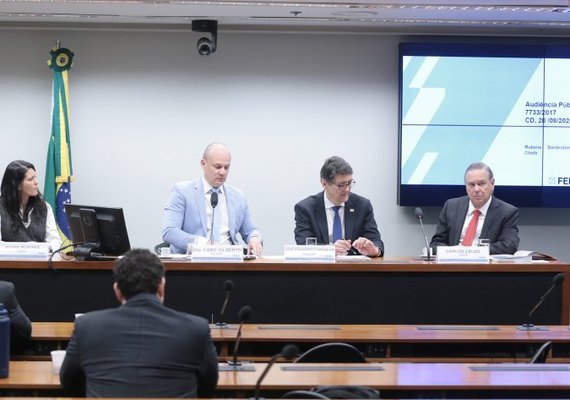 Bancos e lojistas criticam exigência de aviso antes de negativar devedores