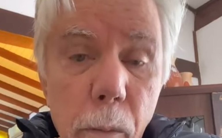 'Me persegue até hoje', diz Reginaldo Faria sobre 'banana' dada por personagem em 'Vale Tudo'