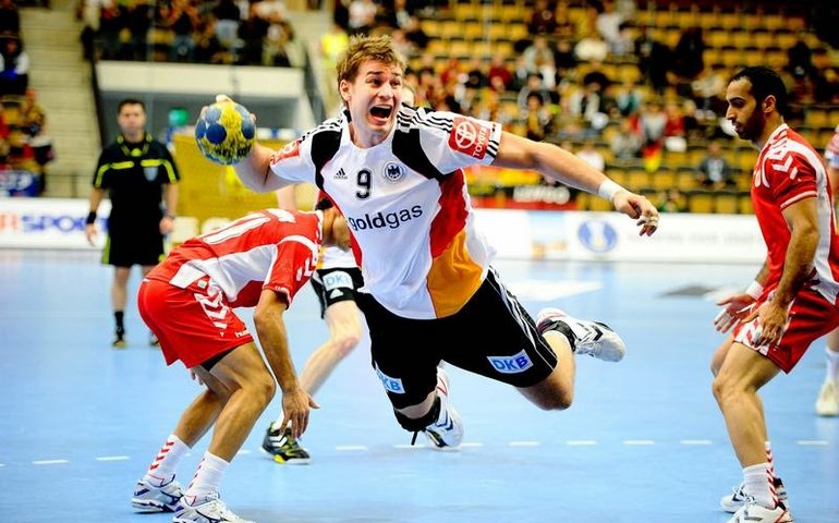 Partidas batem recordes de público na história do handebol; veja vídeo