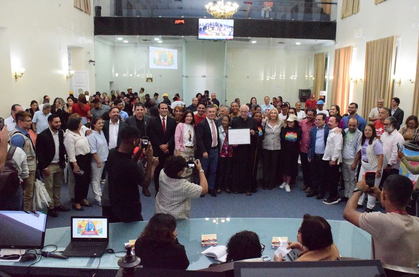 Padre Júlio Lancellotti recebe o título de Cidadão Honorário de Alagoas
