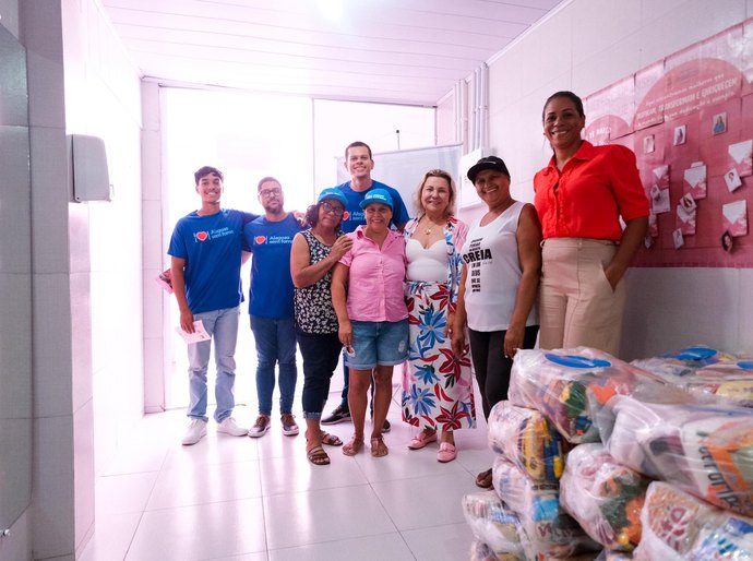 Secdef participa de doação de alimentos do Alagoas Sem Fome à instituição de apoio a pessoas com câncer
