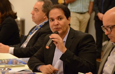 Vice-presidente da CNM articula em Brasília para resolver entraves na Operação Carro-Pipa