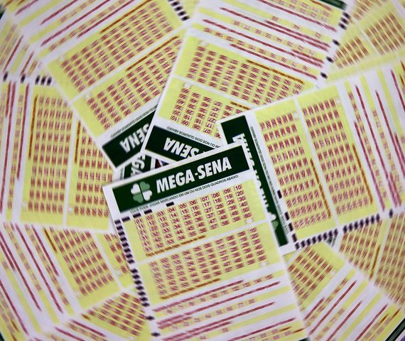 Mega-Sena acumula e prêmio principal vai a R$ 27 milhões