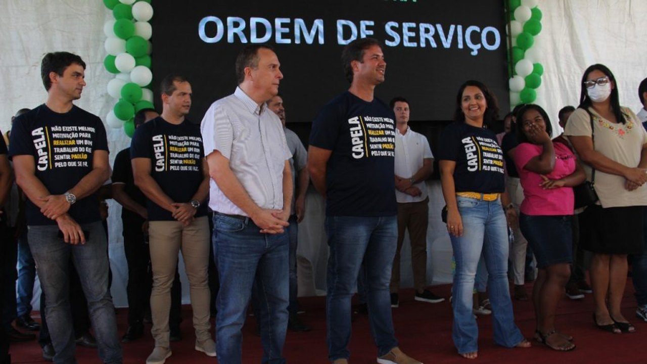 Deputado Sérgio Toledo participa da assinatura de ordens de serviços em Capela