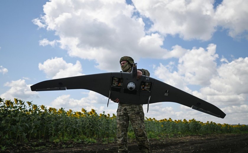 Rússia aumenta produção de drones de fibra óptica imunes à interferência, relata jornal