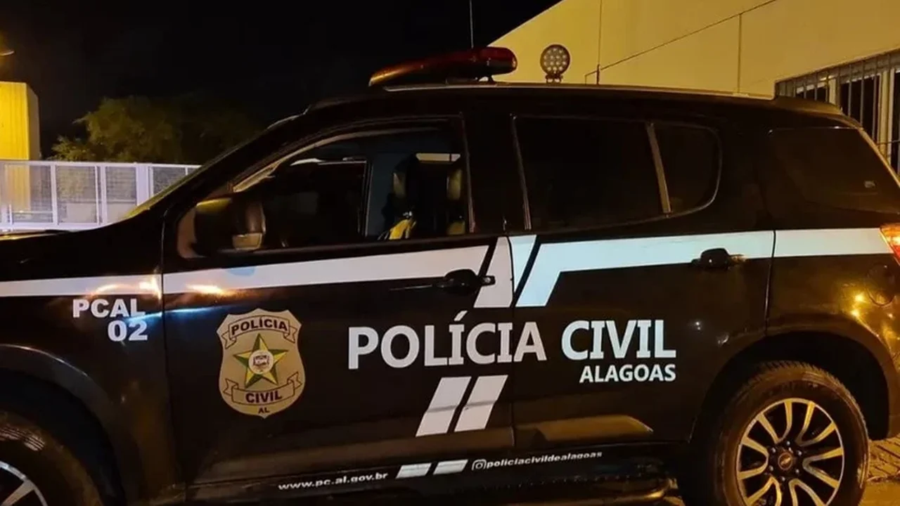 Polícia Civil entrega medalhas e homenageia aposentados no Centro de Convenções