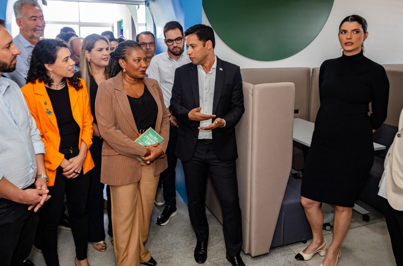 Vice-prefeito inaugura primeiro Parque Biblioteca bilíngue do Brasil, no Benedito Bentes