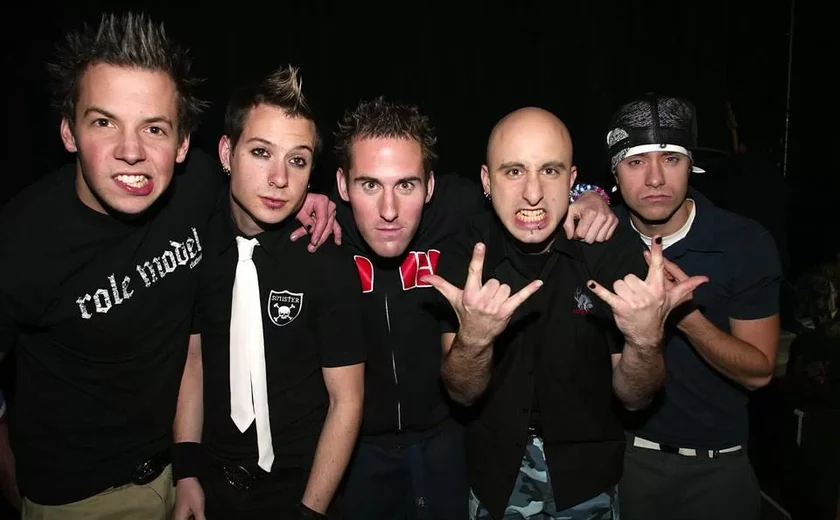 Simple Plan faz versão funk de 'Welcome to My Life' para agradecer fãs brasileiros