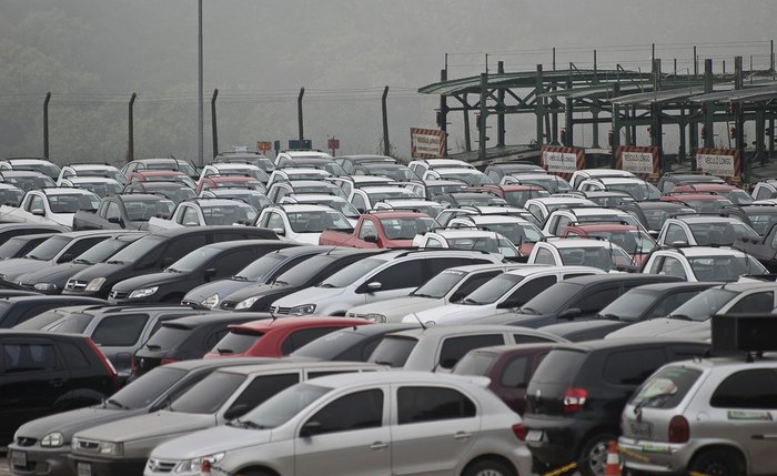 O PIB é a soma de todos os bens e serviços produzidos no país O PIB é a soma de todos os bens e serviços produzidos no país