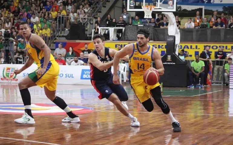 Brasil bate EUA no jogo final das Eliminatórias e vai à Copa do Mundo de Basquete