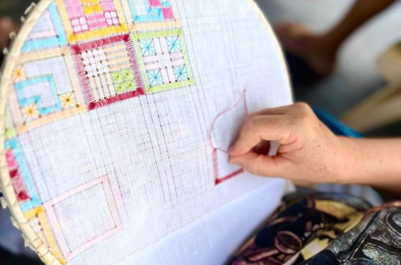 Desfile 'Fios e Tecidos' valoriza o artesanato de Alagoas como moda contemporânea