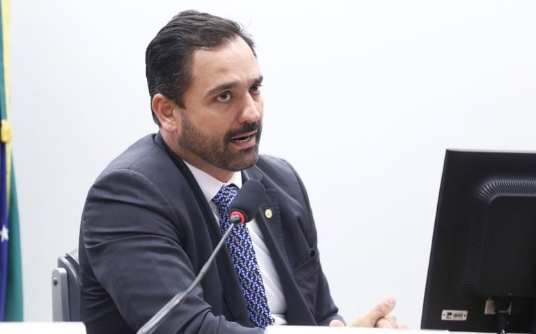 Comissão aprova projeto que prevê relatório prévio sobre estado de veículo anunciado em leilão