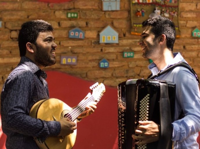 Show de alagoanos intitulado Bandolim Sanfonado na Quinta no Arena