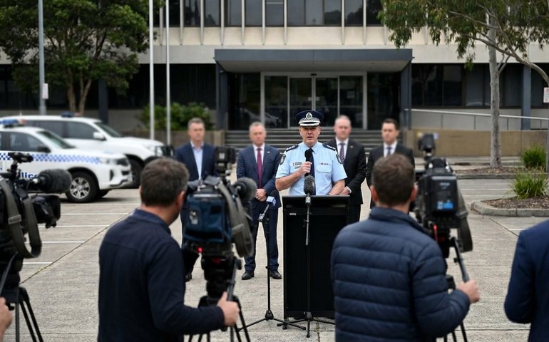Polícia australiana identifica pai e filho como autores de ataque em Bondi