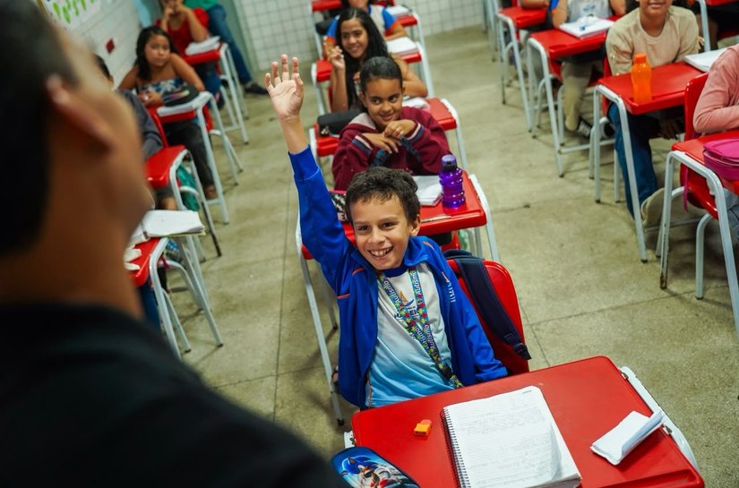Programa da Semed fortalece diálogo e planeja novas melhorias em escola