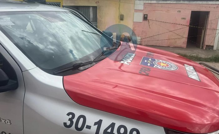 Corpo foi retirado da casa em estado avançado de decomposição