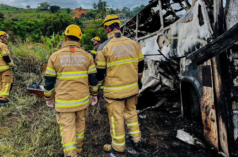 Acidentes com caminhões e ônibus causaram três vezes mais mortes que veículos pequenos em 2024