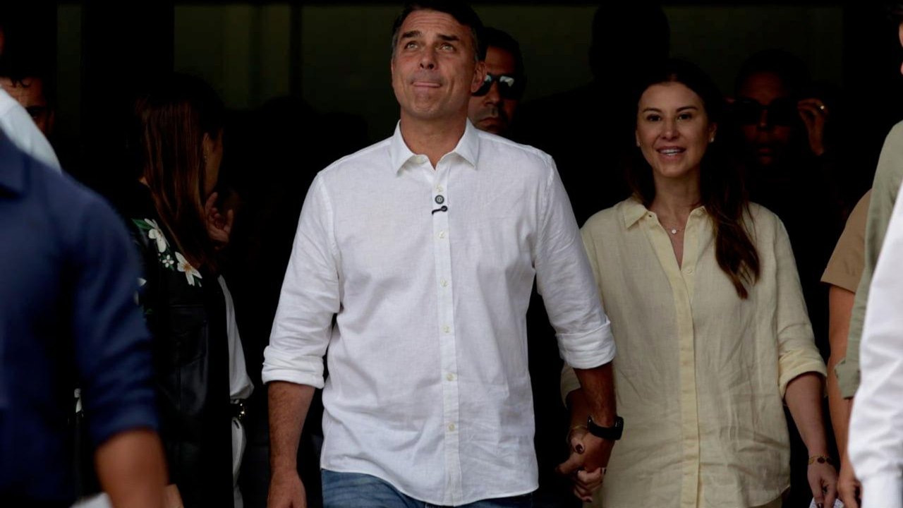 Flávio Bolsonaro tem almoço marcado com cúpula da Globo antes de sabatina