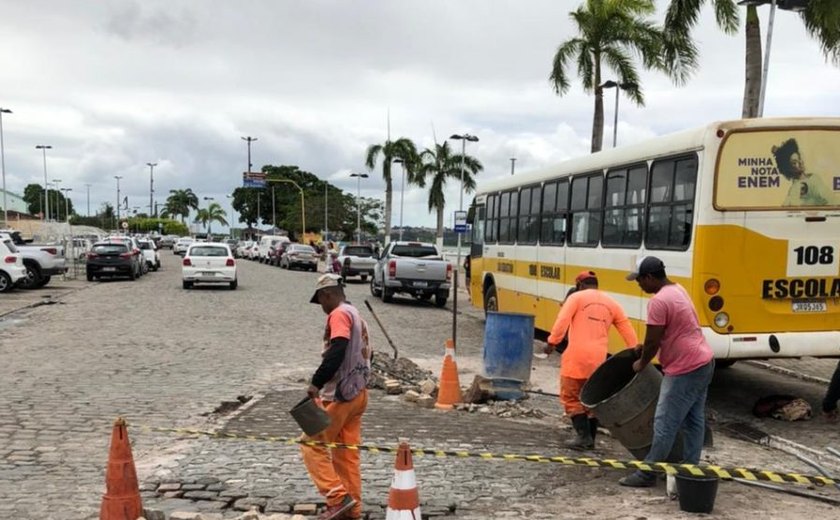 Secretaria de Serviços Públicos recupera ruas de Penedo