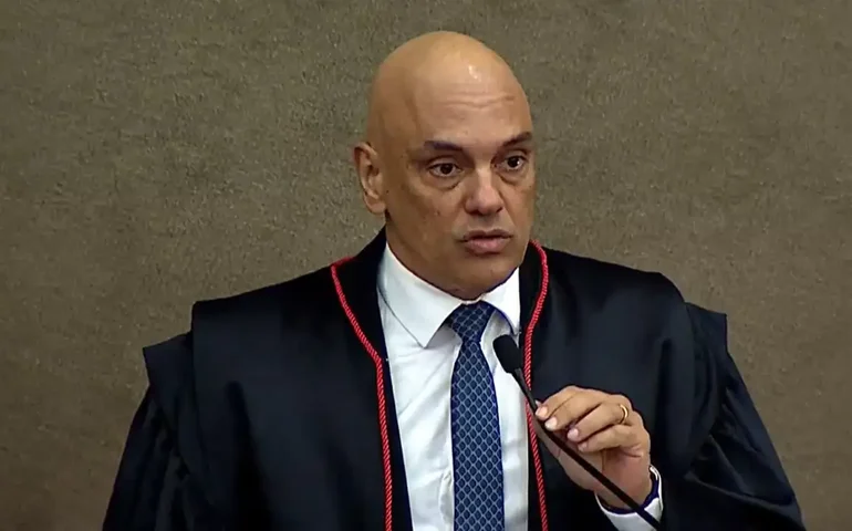 Ministro Alexandre de Moraes autoriza devolução de equipamento de hacker investigado no caso Zambelli