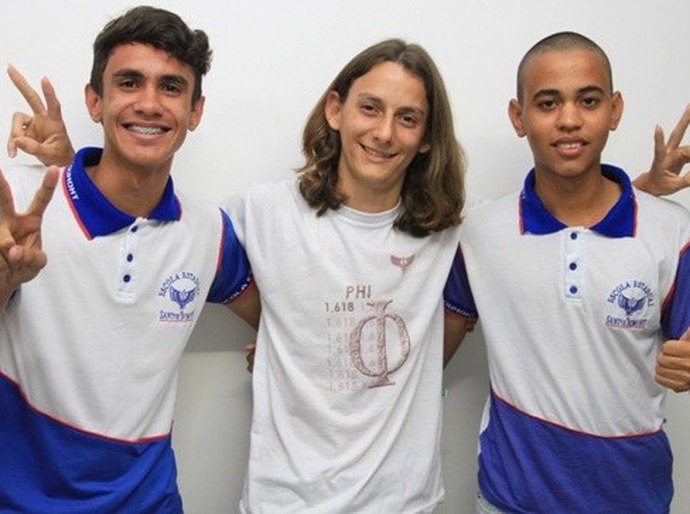 Estudantes da rede estadual de Rio Largo comemoram aprovação no Enem