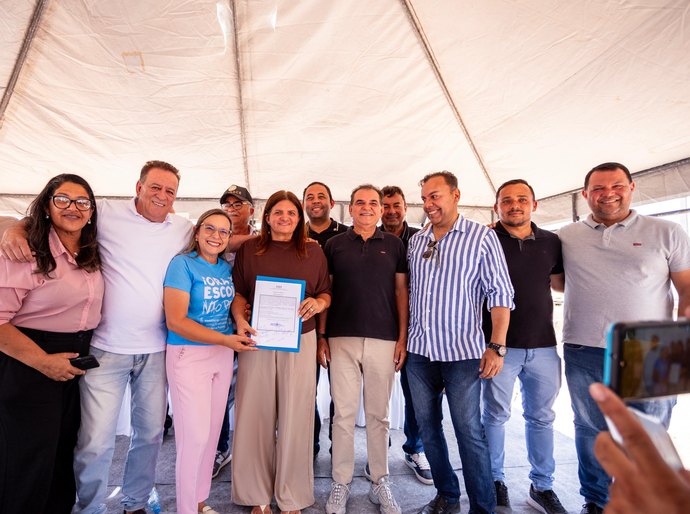 Em celebração aos 72 anos de Delmiro Gouveia, Ziane Costa assina ordem de serviço para construção de nova creche na Vila 25