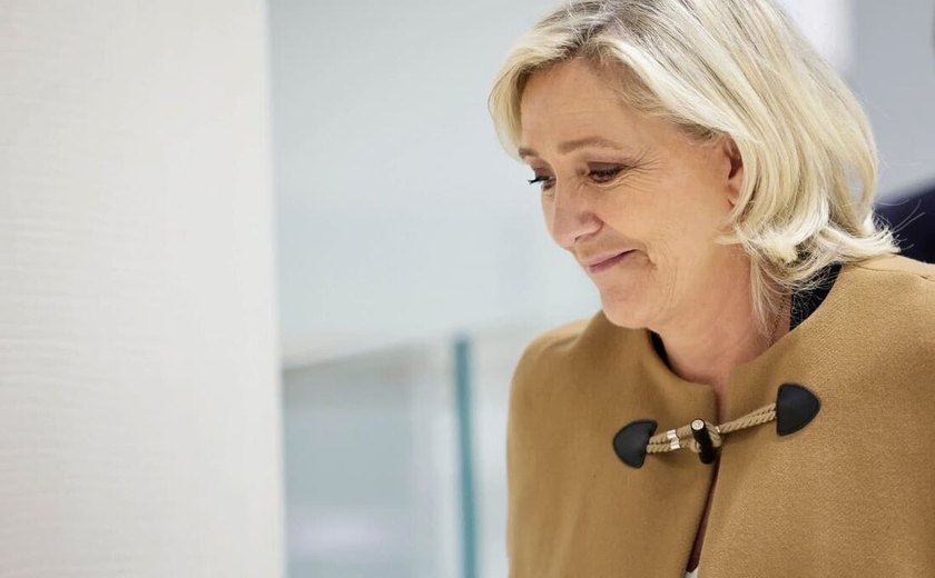 França: promotores pedem pena de 5 anos de prisão e inelegibilidade para Marine Le Pen