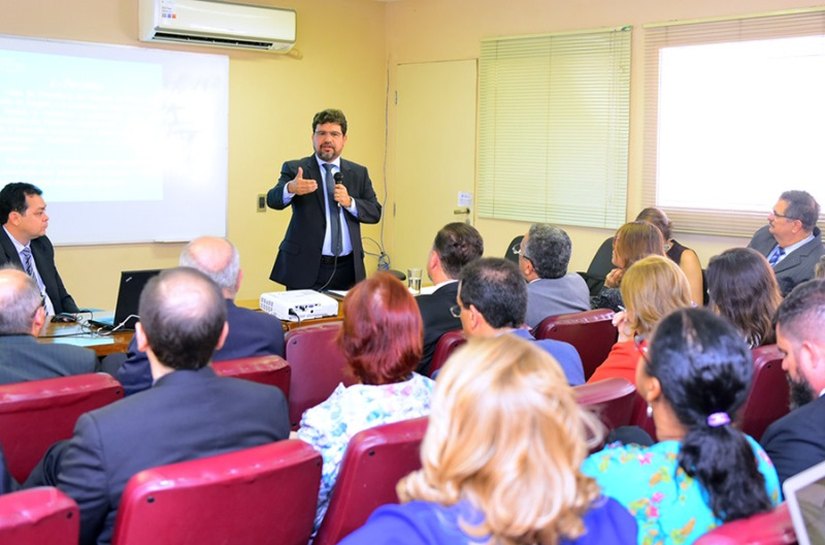 Juiz Carlos Cavalcanti compartilha em Pernambuco experiências do Moradia Legal