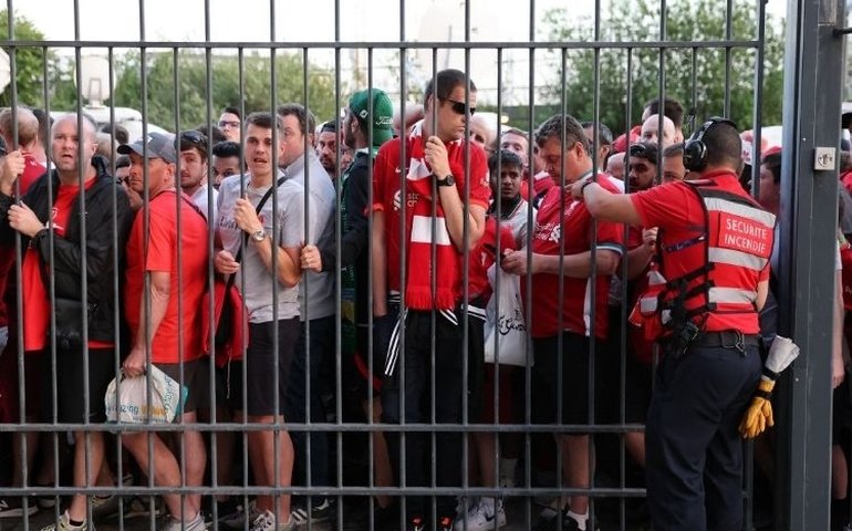 Polícia admite falhas e ameniza versão sobre entradas falsas na Liga dos Campeões