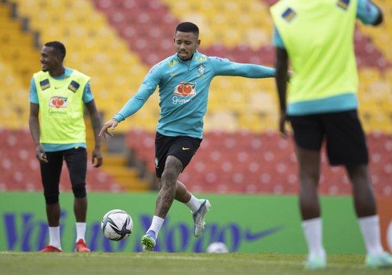 Brasil vai ter Alisson, Arana, Fabinho e Gabriel Jesus contra a Venezuela