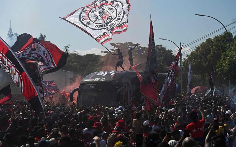 Flamengo não fará festa pública caso ganhe a Libertadores por respeito à eleição