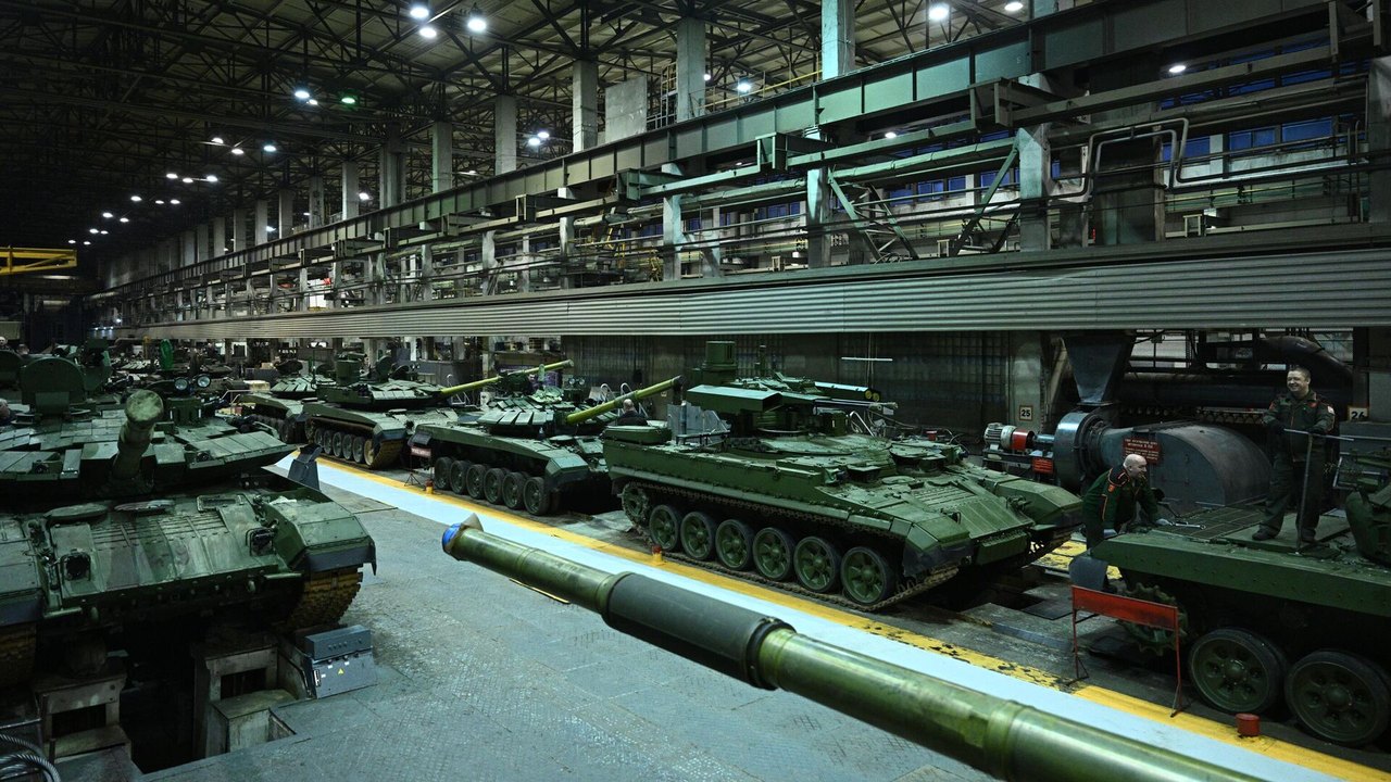 Desde início do conflito ucraniano, modernos tanques russos obtiveram mais de 100 modificações