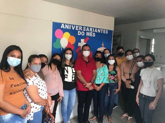 Educação de Anadia anuncia nova rota de transporte para universitários
