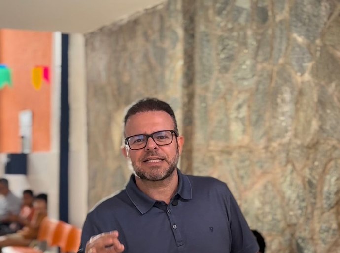 No Dia Nacional do Orgulho Autista, Léo Loureiro destaca avanços da causa e reforça compromisso com a inclusão