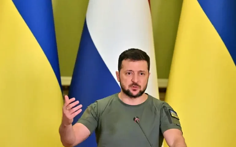 Com ofensiva russa, Ucrânia retira exército da frente norte de batalha; Zelenski cancela viagem