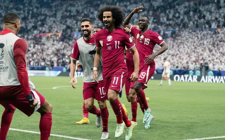 Catar faz três de pênalti e é bicampeão da Copa da Ásia 