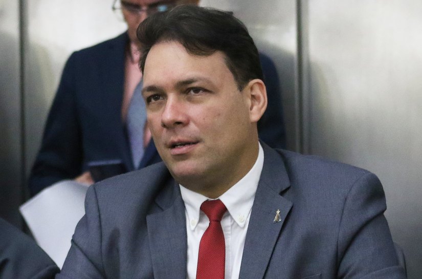 ALE aprova em 1º turno projeto de criação do programa 'Escola Mais Segura'