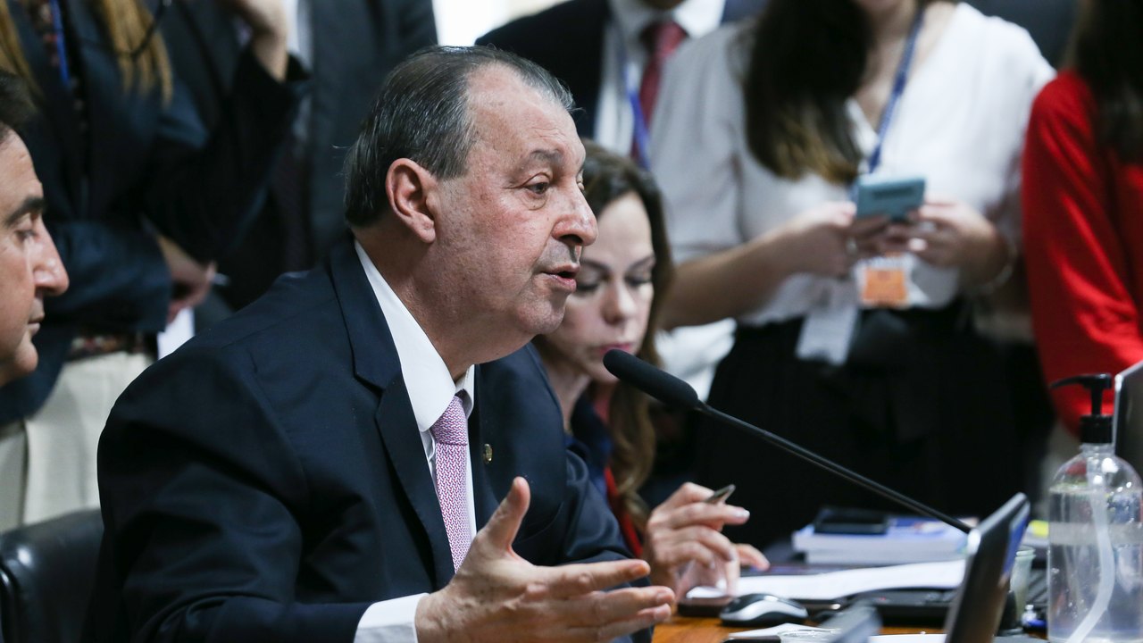 Relator da CCJ do Senado apoia PEC para acabar com a escala 6x1