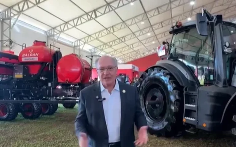 Agrishow: Alckmin anuncia programa de R$ 10 bi para financiar máquinas agrícolas; setor critica
