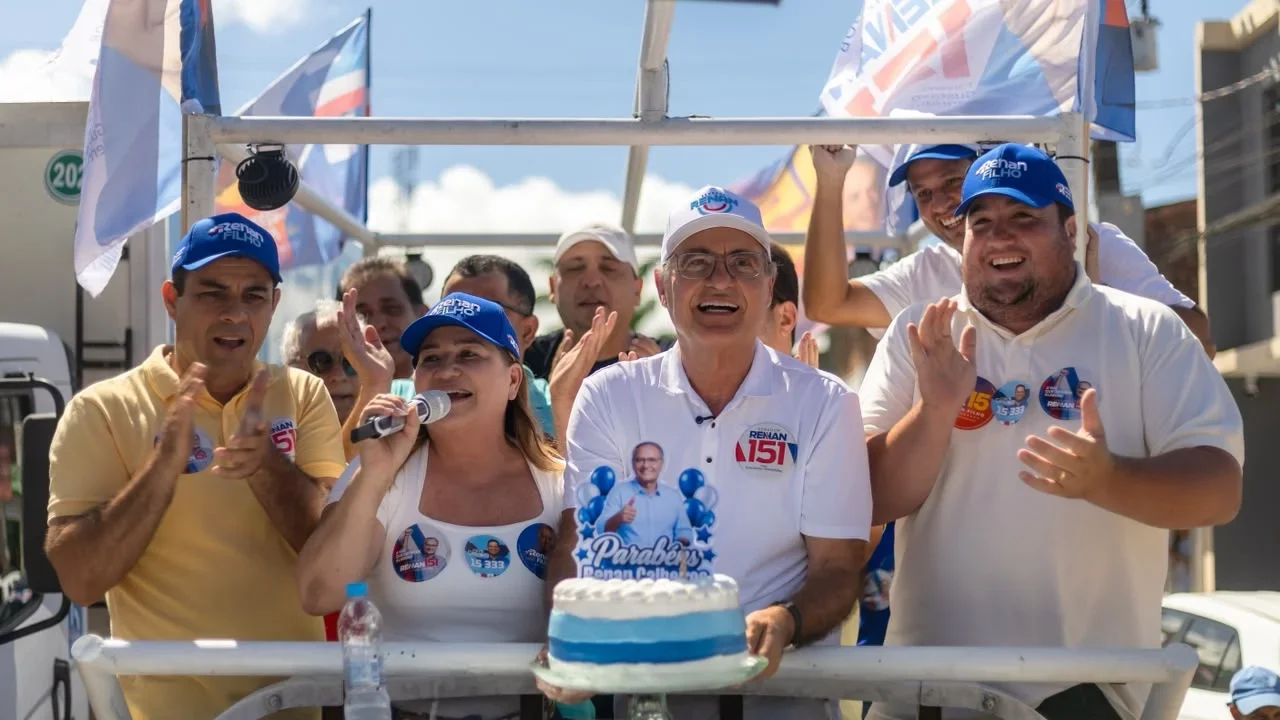 Líder nas pesquisas, Renan Calheiros celebra aniversário de Alagoas em caravana pelo Litoral Norte